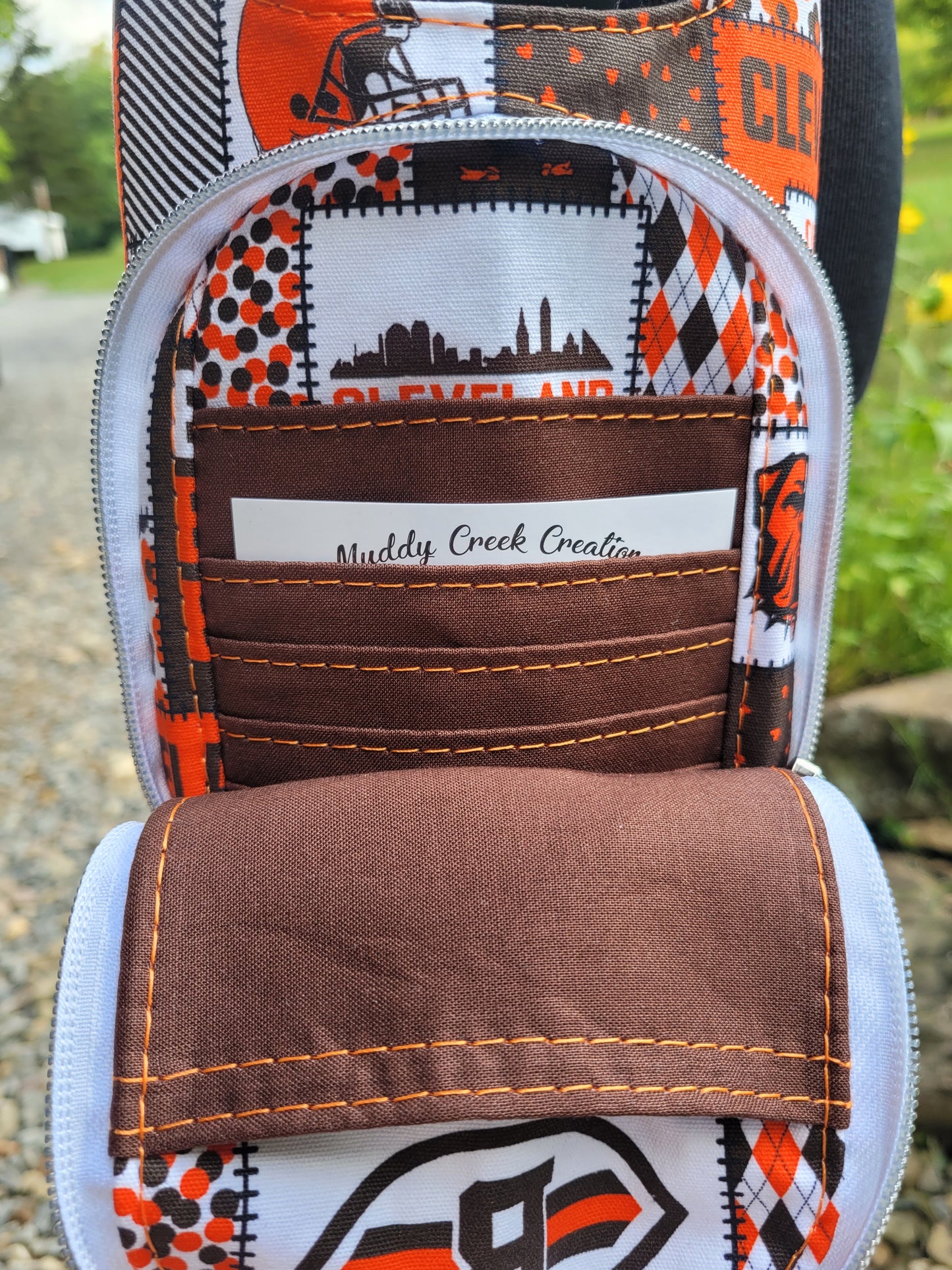 Browns H2O Sling