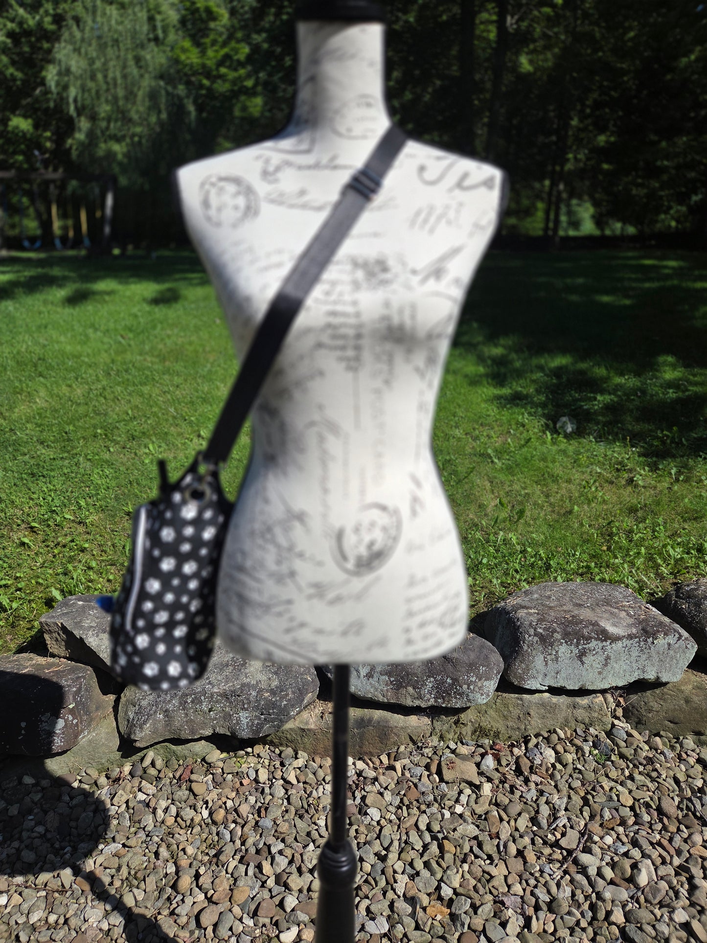 Black & White Paw Dog H2O sling