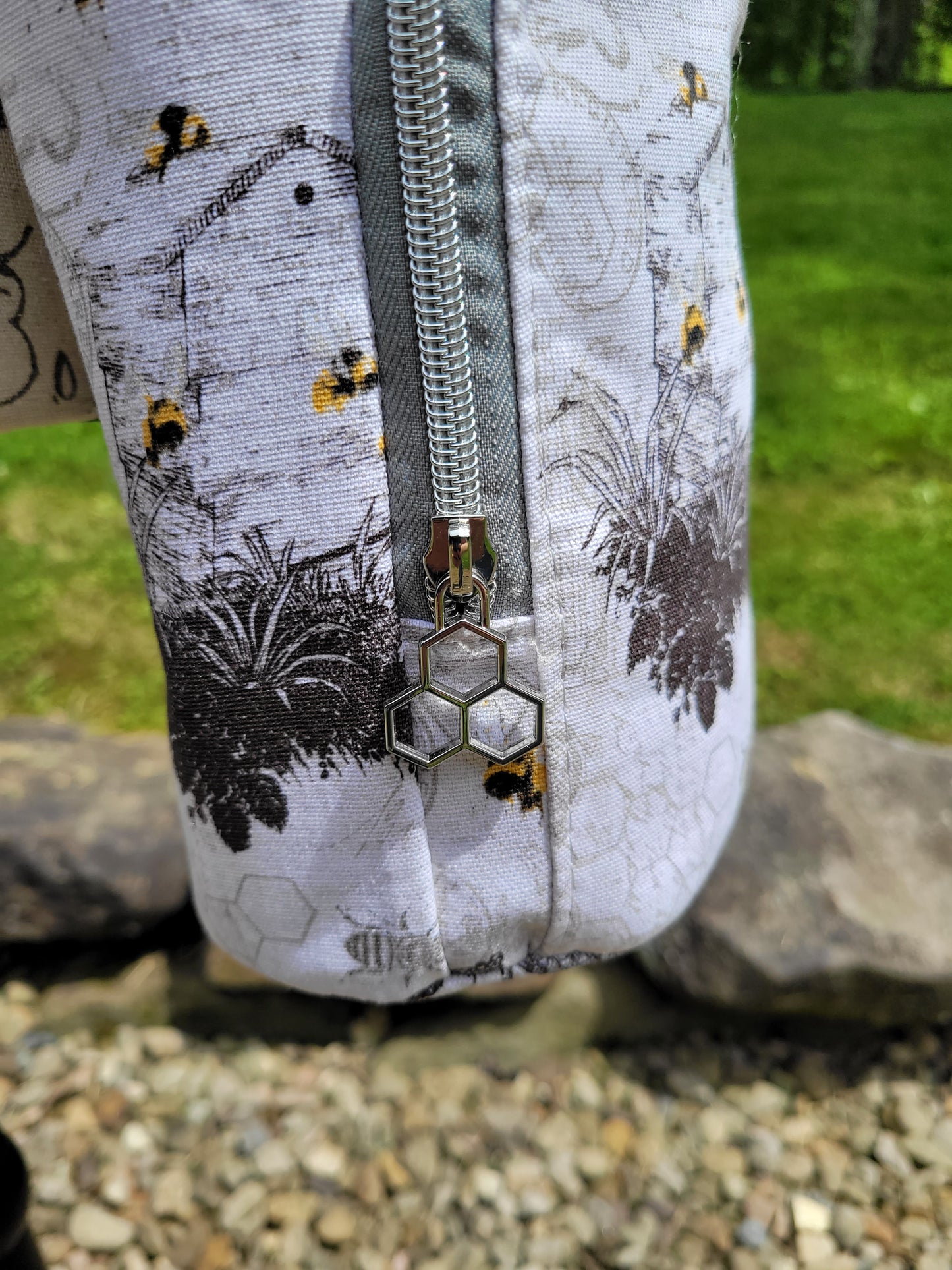 Bee Box H2O Sling